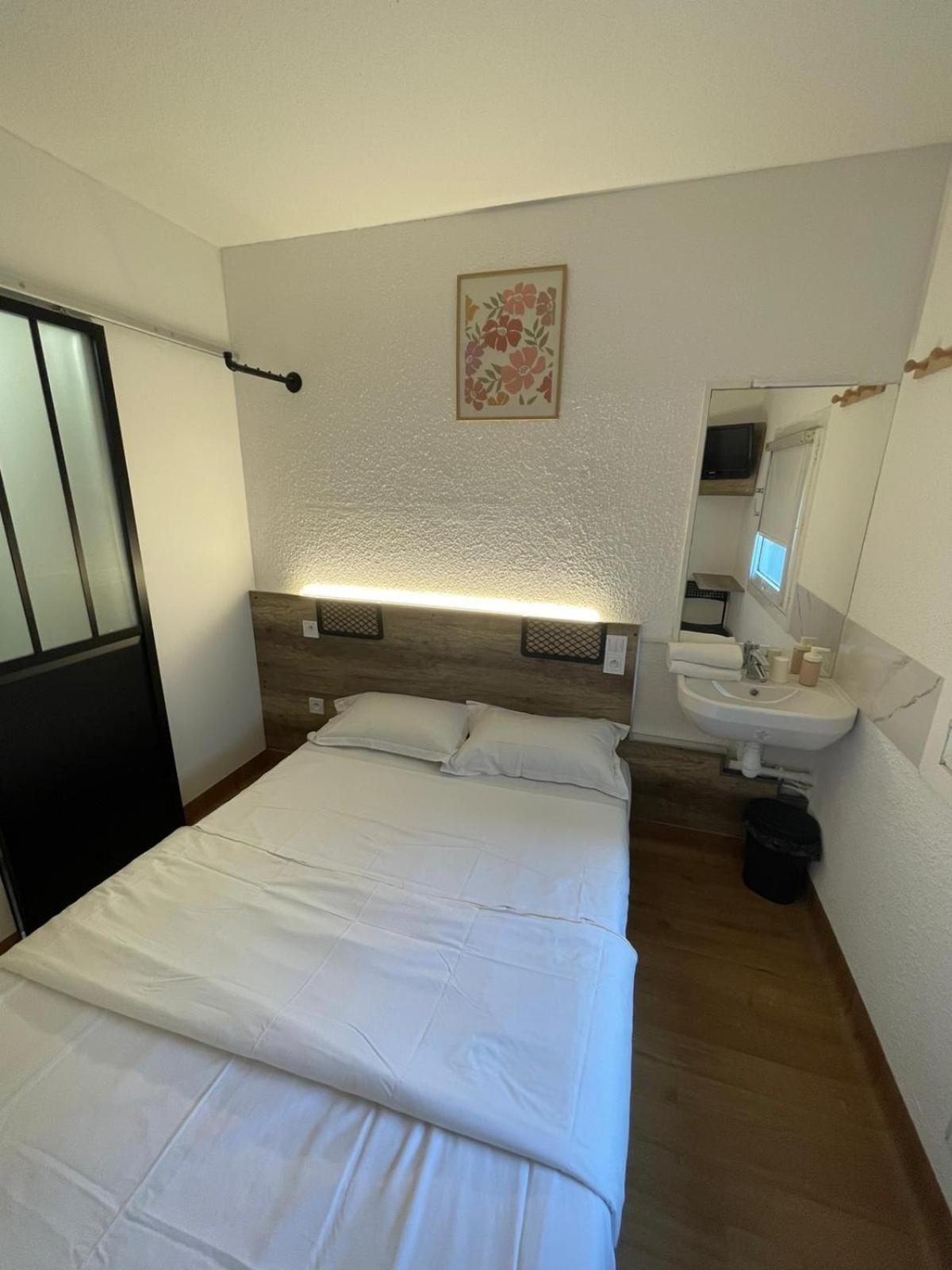 Hotel Thania Frontignan Exterior photo